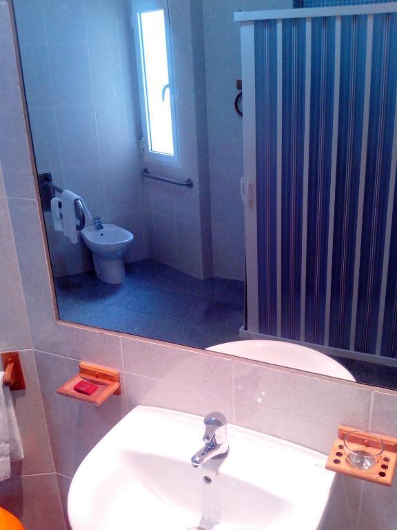 Hotel Rc Ramon Y Cajal Cuenca  Rum bild