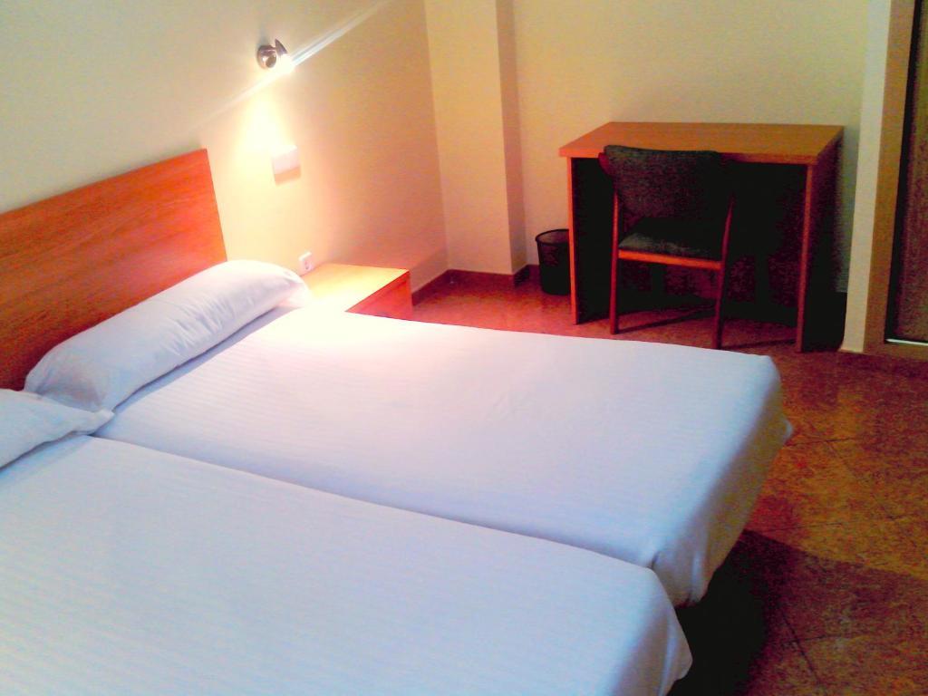 Hotel Rc Ramon Y Cajal Cuenca  Rum bild