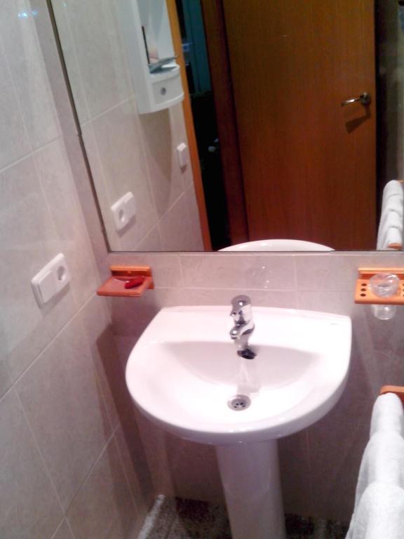 Hotel Rc Ramon Y Cajal Cuenca  Rum bild